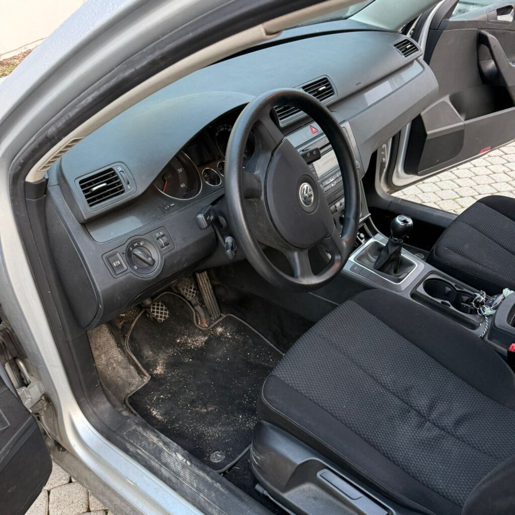 Nettoyage d'une Volkswagen Passat à Orléans Nettoyage d'une Volkswagen Passat à Orléans